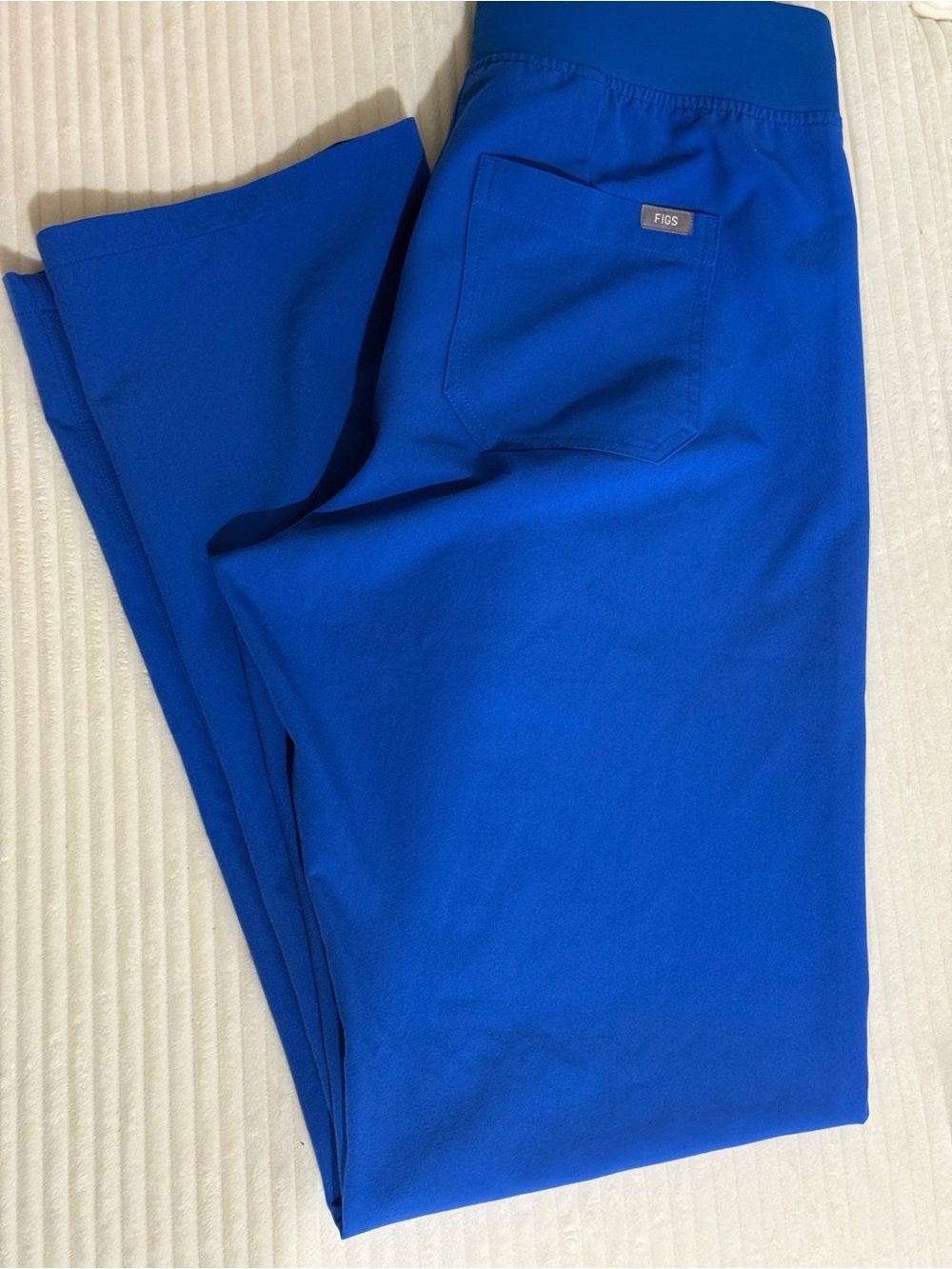 FIGS Livingston Scrub Pants in Royal Blue, size Medium Tall
